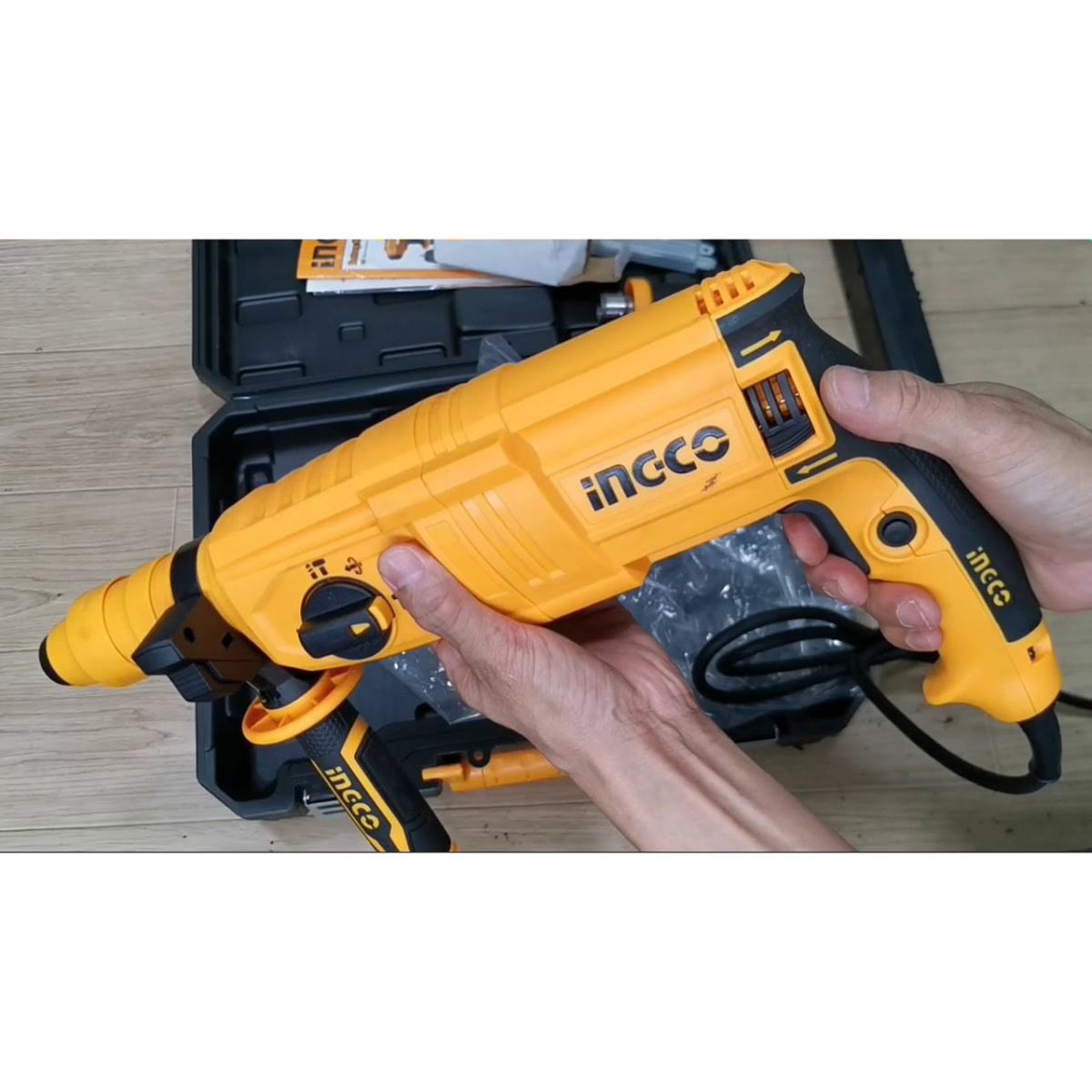 Máy khoan 3 chức năng Ingco RGH9028